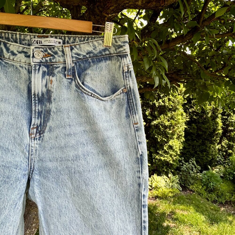ZARA High-Rise Straight-Leg Jeans – Light Acid Wash - Picture 3 of 4